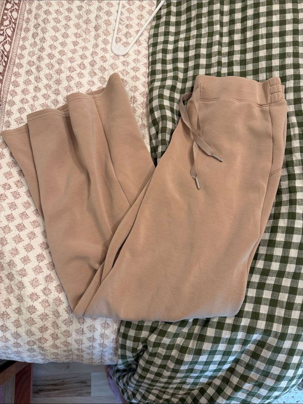 Women's High-Rise Drawstring Sweatpants in Beige